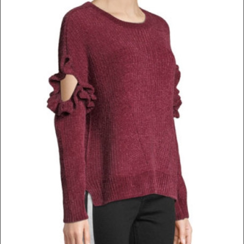 NEW Romeo & Juliet Couture Ruffle Sweater Large